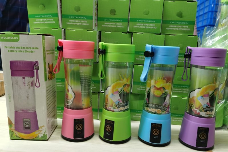 Portable Blender With USB Rechargeable Mini Kitchen Fruit Juice Mixer Home Simple Portable Electric Mini Juicer 4 Portable Blender With USB Rechargeable Mini Kitchen Fruit Juice Mixer Home Simple Portable Electric Mini Juicer - Image 4